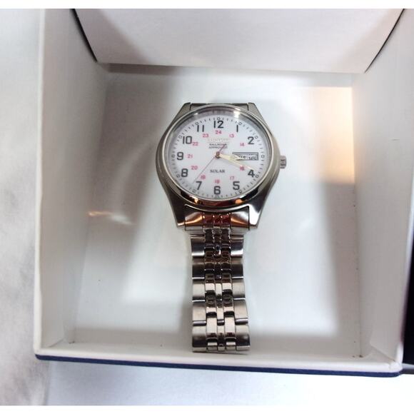 SEIKO RAILROAD APPROVED SOLAR POWERED WATCH-DAY AND DATE-RUNS-37MM CASE